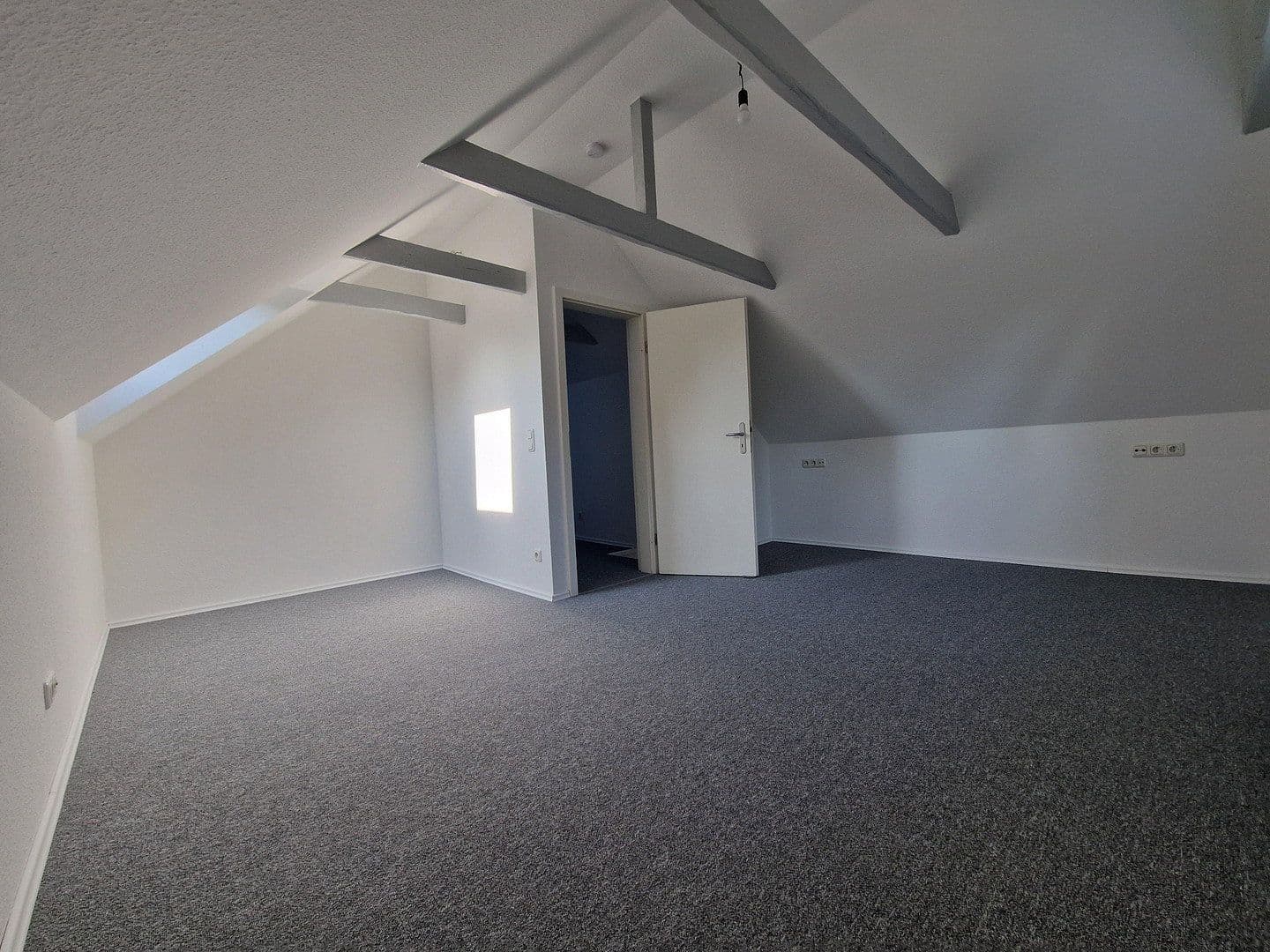 Prenájom bytu 5-izbový 125 m², Hamburg, Hamburg Prenájom bytu 5-izbový 125 m², Hamburg, Hamburg