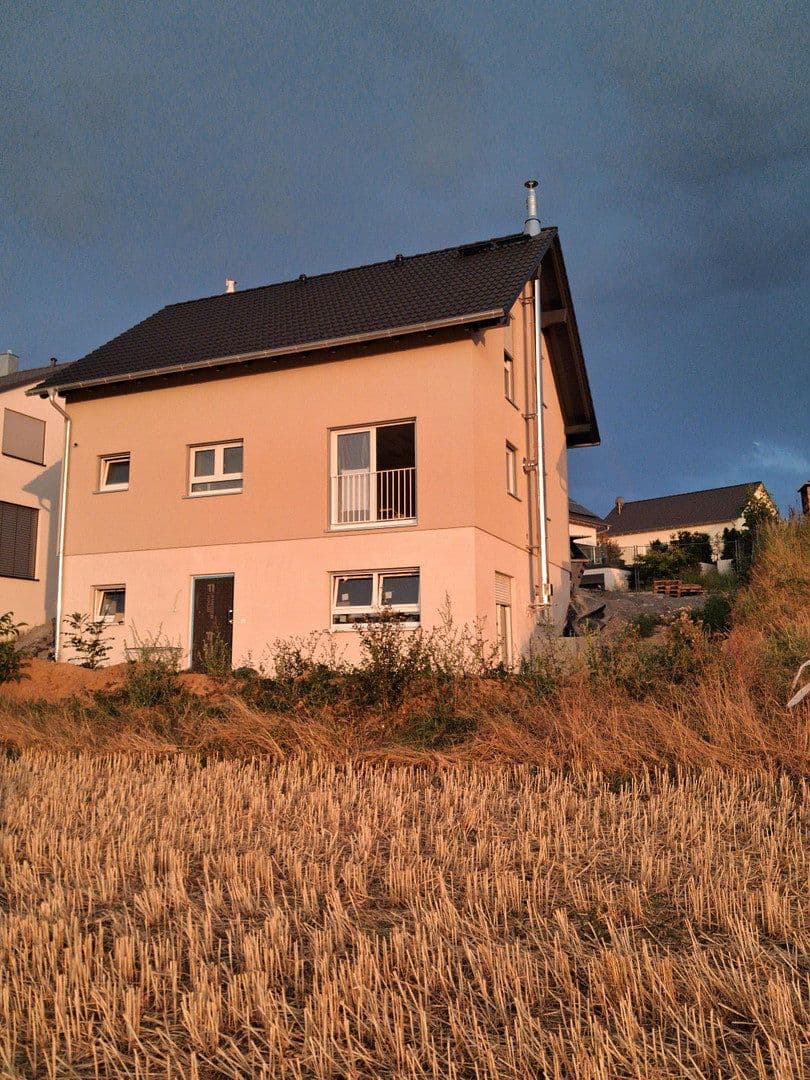 Prenájom domu 143 m², pozemok 450 m², Kirchberg an der Murr, Bádensko-Wurttembersko Prenájom domu 143 m², pozemok 450 m², Kirchberg an der Murr, Bádensko-Wurttembersko