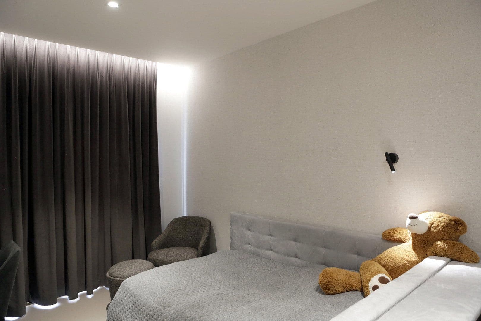 Predaj domu 420 m², pozemok 643 m², Bad Vilbel, Hesensko Predaj domu 420 m², pozemok 643 m², Bad Vilbel, Hesensko
