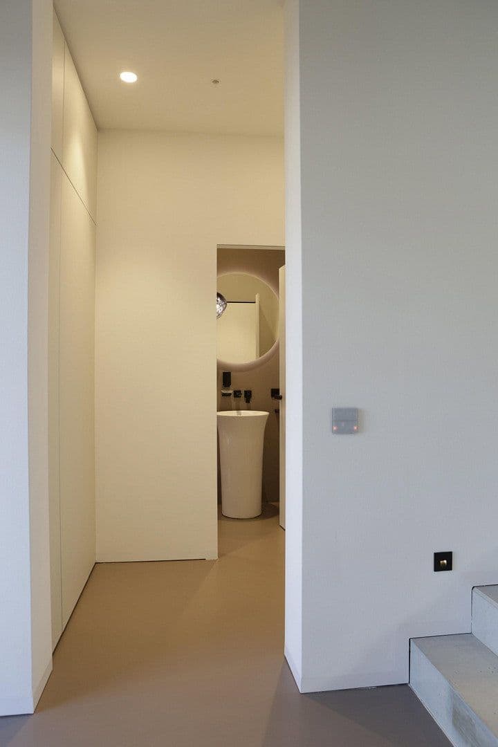 Predaj domu 420 m², pozemok 643 m², Bad Vilbel, Hesensko Predaj domu 420 m², pozemok 643 m², Bad Vilbel, Hesensko