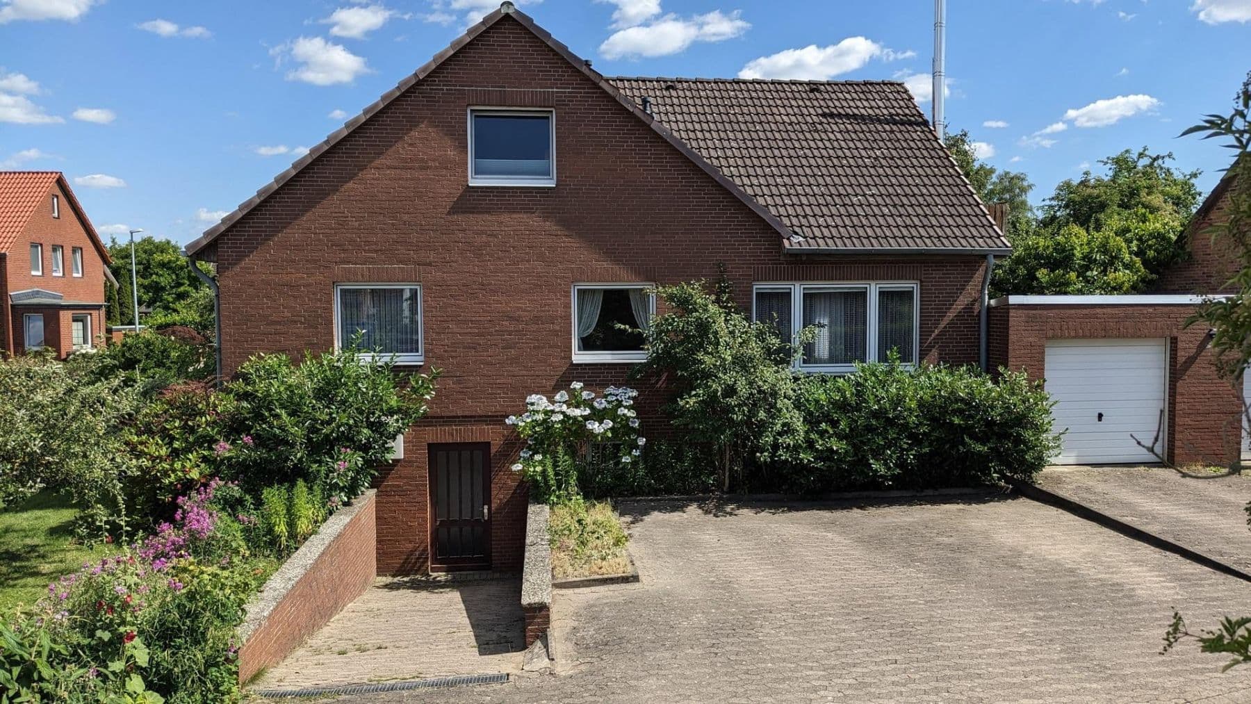 Predaj domu 210 m², pozemok 998 m², Barsinghausen, Dolné Sasko Predaj domu 210 m², pozemok 998 m², Barsinghausen, Dolné Sasko