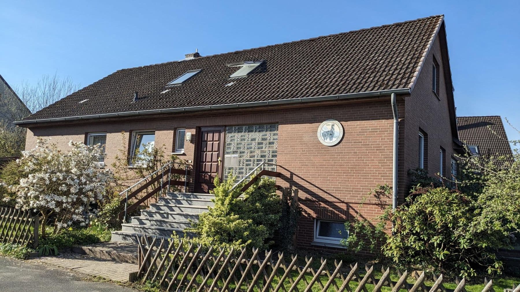 Predaj domu 210 m², pozemok 998 m², Barsinghausen, Dolné Sasko Predaj domu 210 m², pozemok 998 m², Barsinghausen, Dolné Sasko