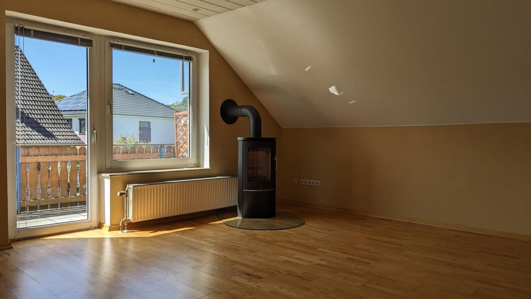 Predaj domu 210 m², pozemok 998 m², Barsinghausen, Dolné Sasko Predaj domu 210 m², pozemok 998 m², Barsinghausen, Dolné Sasko