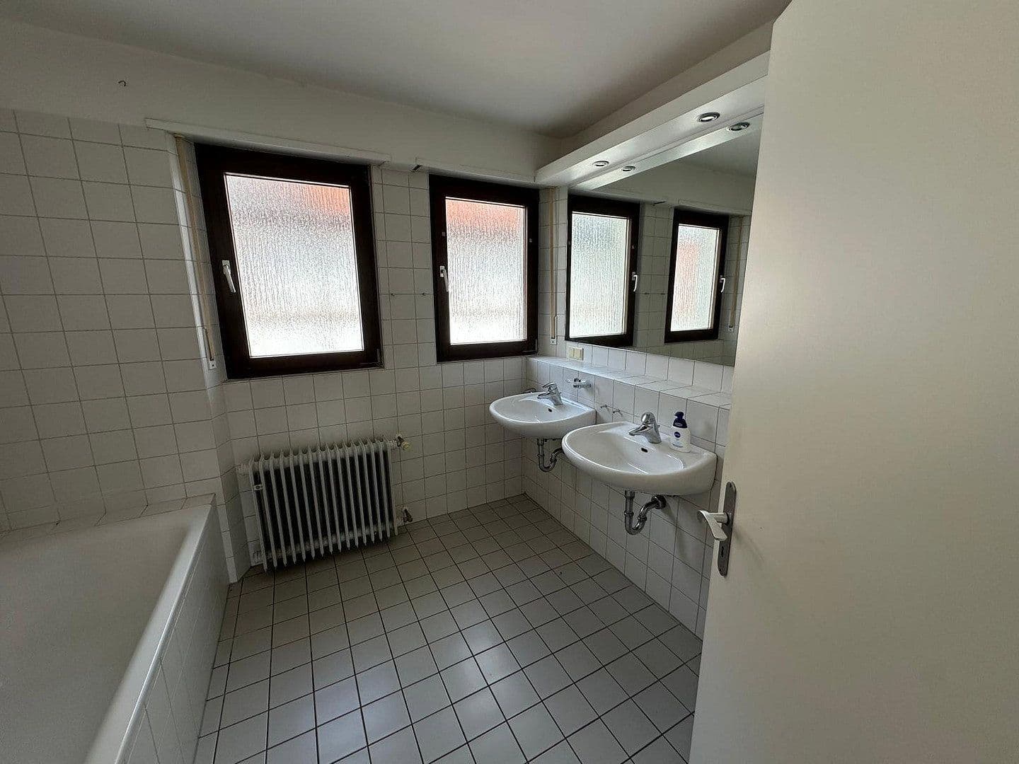 Prenájom domu 175 m², pozemok 950 m², Kerzenheim, Porýnie-Falcko Prenájom domu 175 m², pozemok 950 m², Kerzenheim, Porýnie-Falcko
