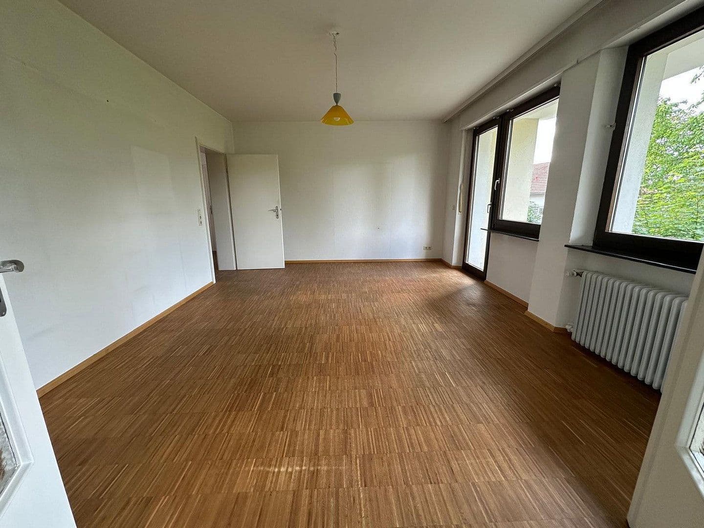 Prenájom domu 175 m², pozemok 950 m², Kerzenheim, Porýnie-Falcko Prenájom domu 175 m², pozemok 950 m², Kerzenheim, Porýnie-Falcko