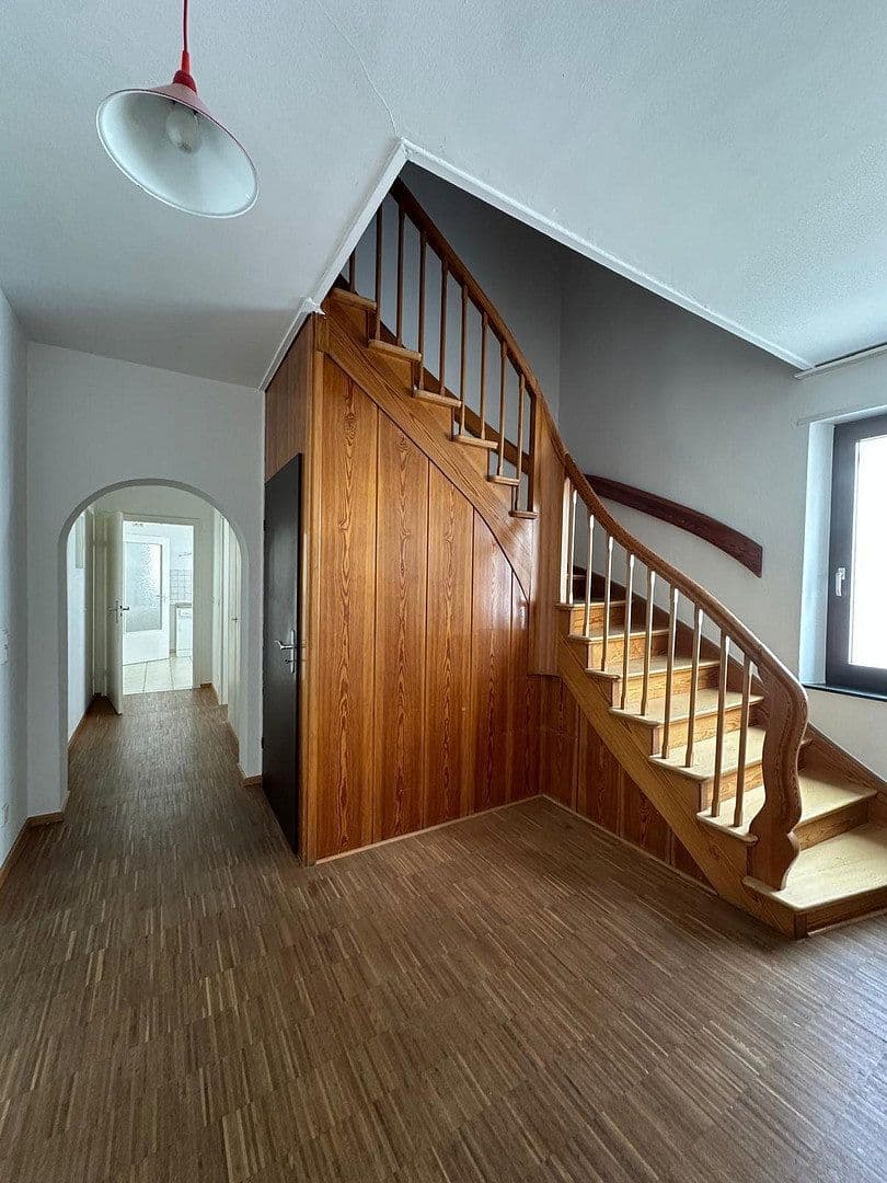 Prenájom domu 175 m², pozemok 950 m², Kerzenheim, Porýnie-Falcko Prenájom domu 175 m², pozemok 950 m², Kerzenheim, Porýnie-Falcko