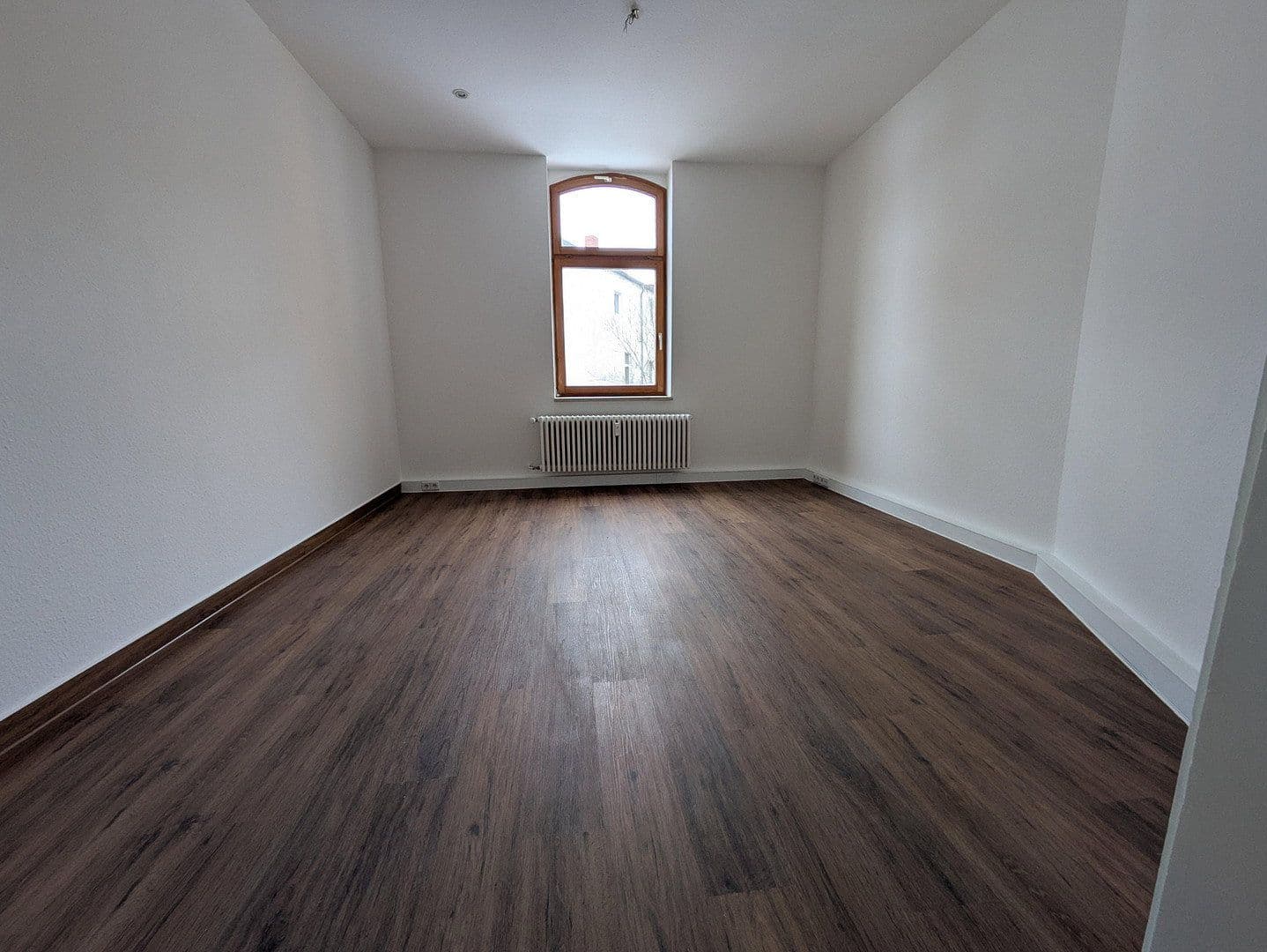 Prenájom bytu 4-izbový 109 m², Paracelsusstr. 5a, Halle, Sasko-Anhaltsko Prenájom bytu 4-izbový 109 m², Paracelsusstr. 5a, Halle, Sasko-Anhaltsko