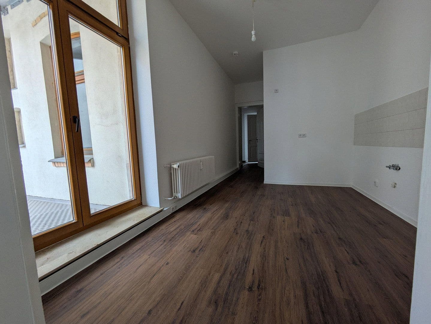 Prenájom bytu 4-izbový 109 m², Paracelsusstr. 5a, Halle, Sasko-Anhaltsko Prenájom bytu 4-izbový 109 m², Paracelsusstr. 5a, Halle, Sasko-Anhaltsko
