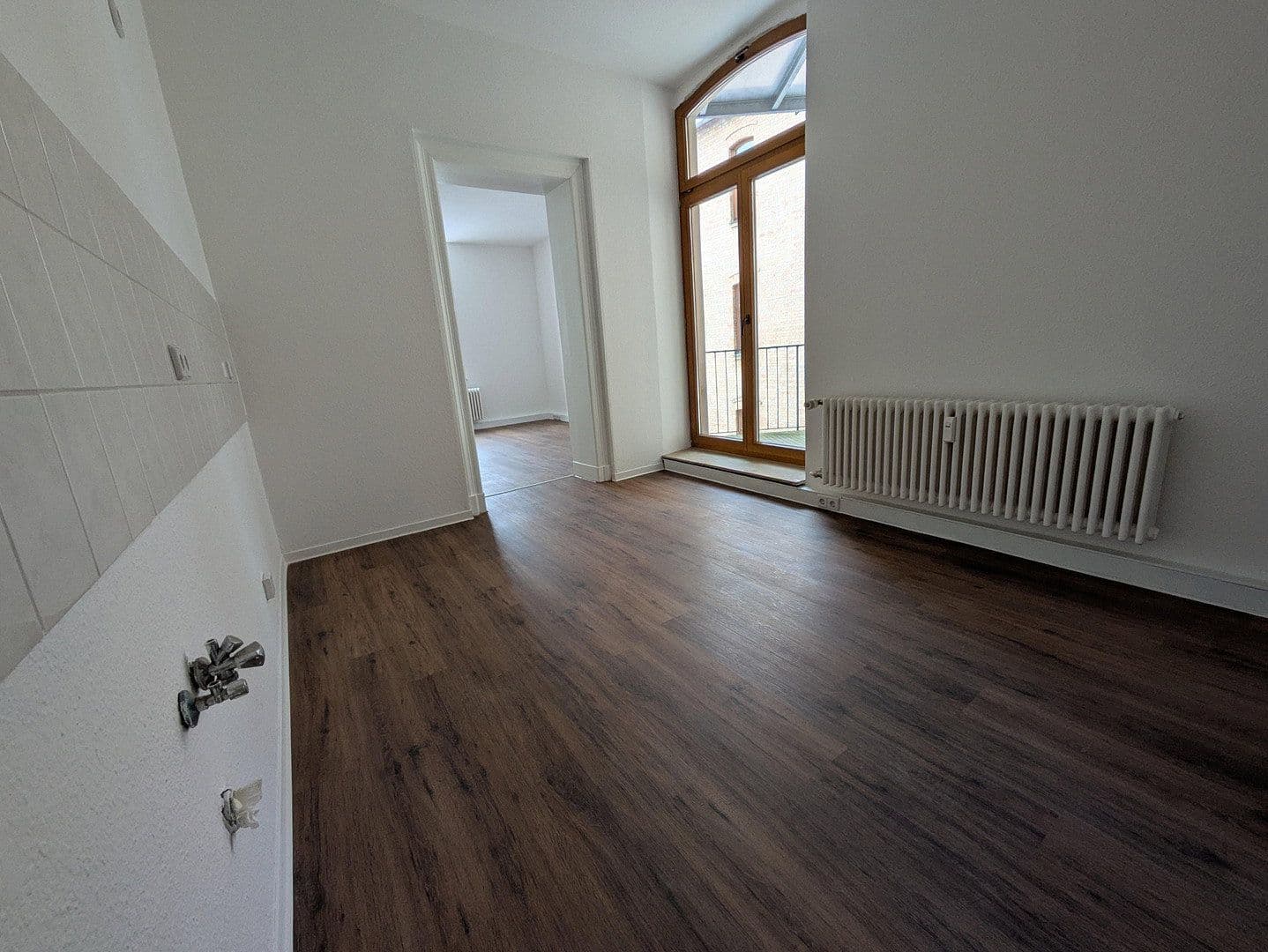 Prenájom bytu 4-izbový 109 m², Paracelsusstr. 5a, Halle, Sasko-Anhaltsko Prenájom bytu 4-izbový 109 m², Paracelsusstr. 5a, Halle, Sasko-Anhaltsko