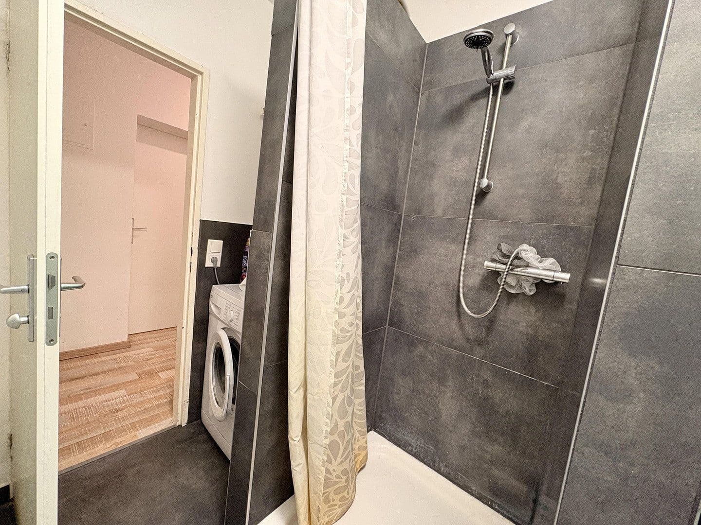 Predaj bytu 3-izbový 73 m², Frankfurt, Hesensko Predaj bytu 3-izbový 73 m², Frankfurt, Hesensko