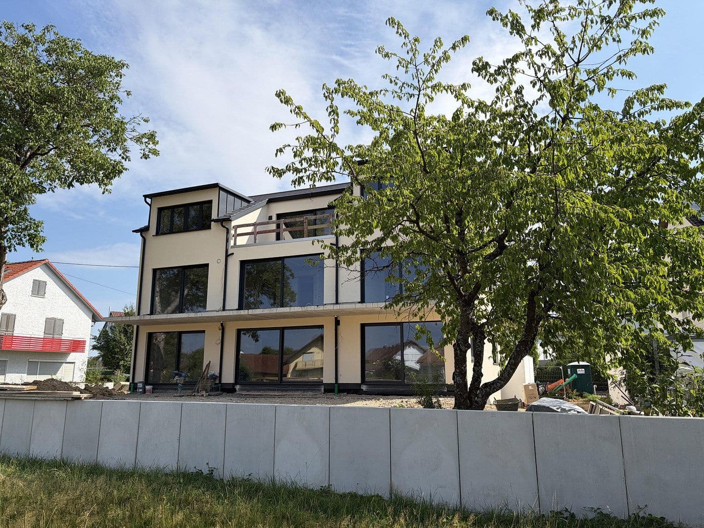 Predaj domu 354 m², pozemok 850 m², Schwäbisch Gmünd, Bádensko-Wurttembersko Predaj domu 354 m², pozemok 850 m², Schwäbisch Gmünd, Bádensko-Wurttembersko