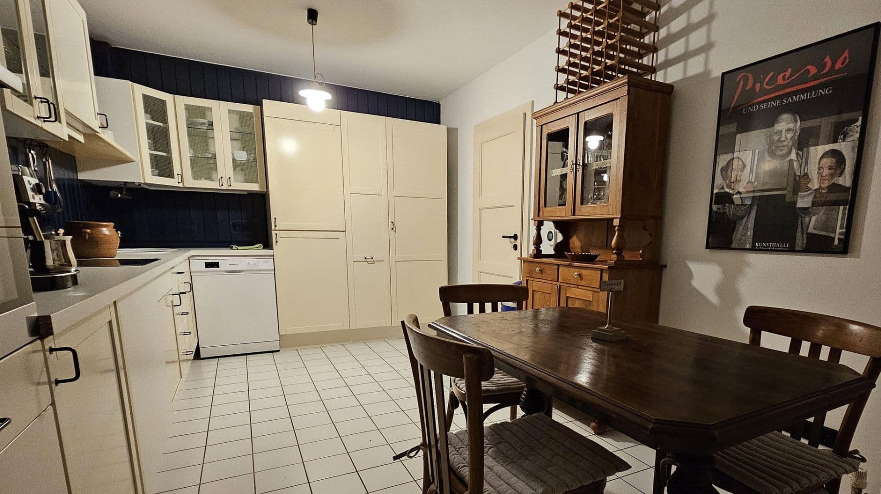 Prenájom bytu 3-izbový 114 m², Mendelssohnstr. 102, Koblenz, Porýnie-Falcko Prenájom bytu 3-izbový 114 m², Mendelssohnstr. 102, Koblenz, Porýnie-Falcko