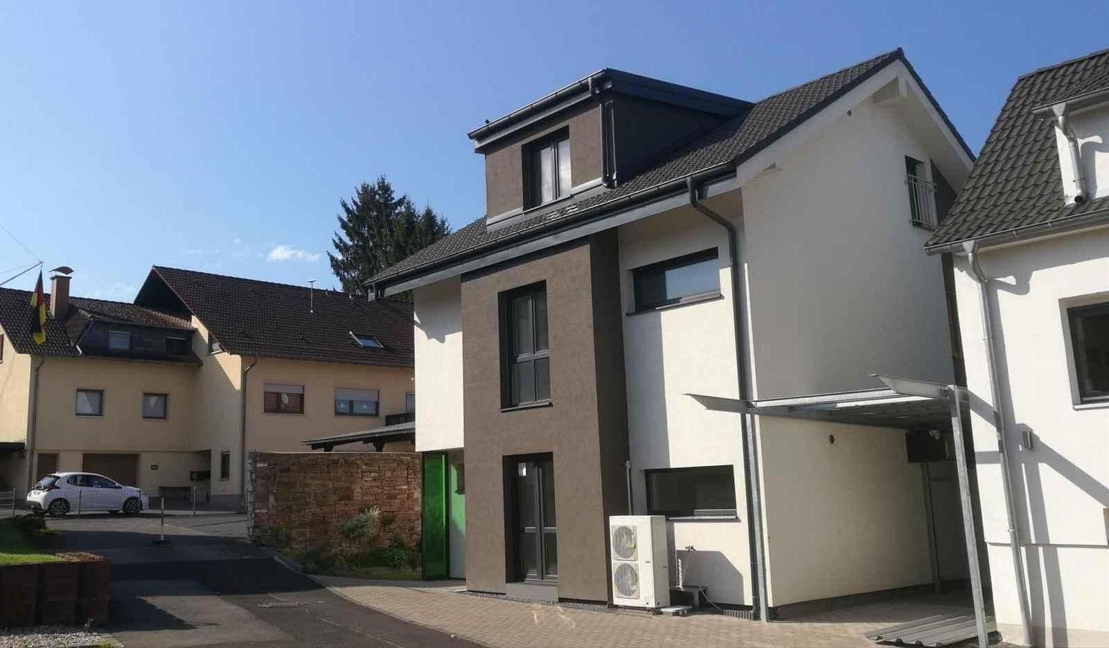 Prenájom domu 160 m², pozemok 385 m², Wächtersbach, Hesensko Prenájom domu 160 m², pozemok 385 m², Wächtersbach, Hesensko