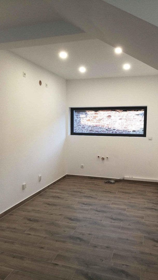 Prenájom domu 160 m², pozemok 385 m², Wächtersbach, Hesensko Prenájom domu 160 m², pozemok 385 m², Wächtersbach, Hesensko