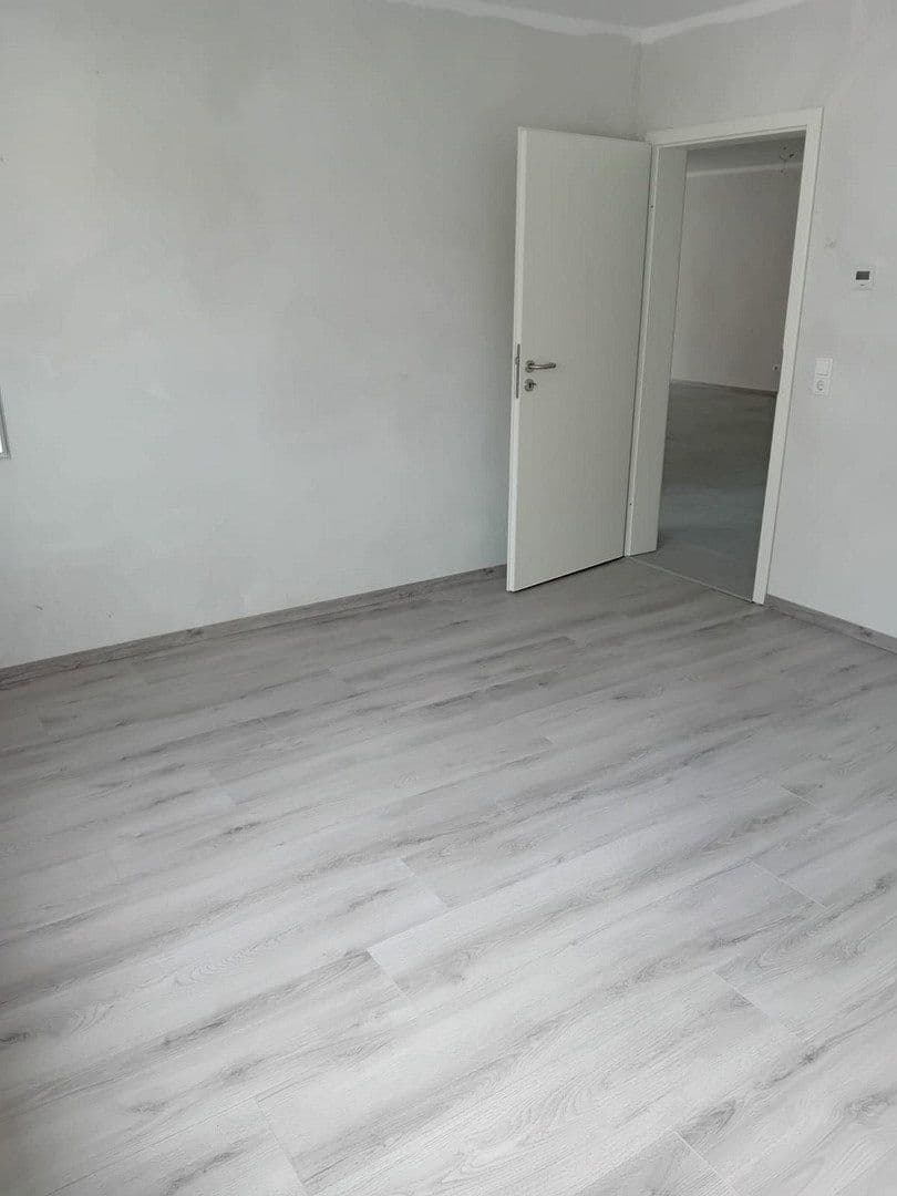 Prenájom bytu 4-izbový 112 m², Weinstr. 59, Bockenheim an der Weinstraße, Porýnie-Falcko Prenájom bytu 4-izbový 112 m², Weinstr. 59, Bockenheim an der Weinstraße, Porýnie-Falcko