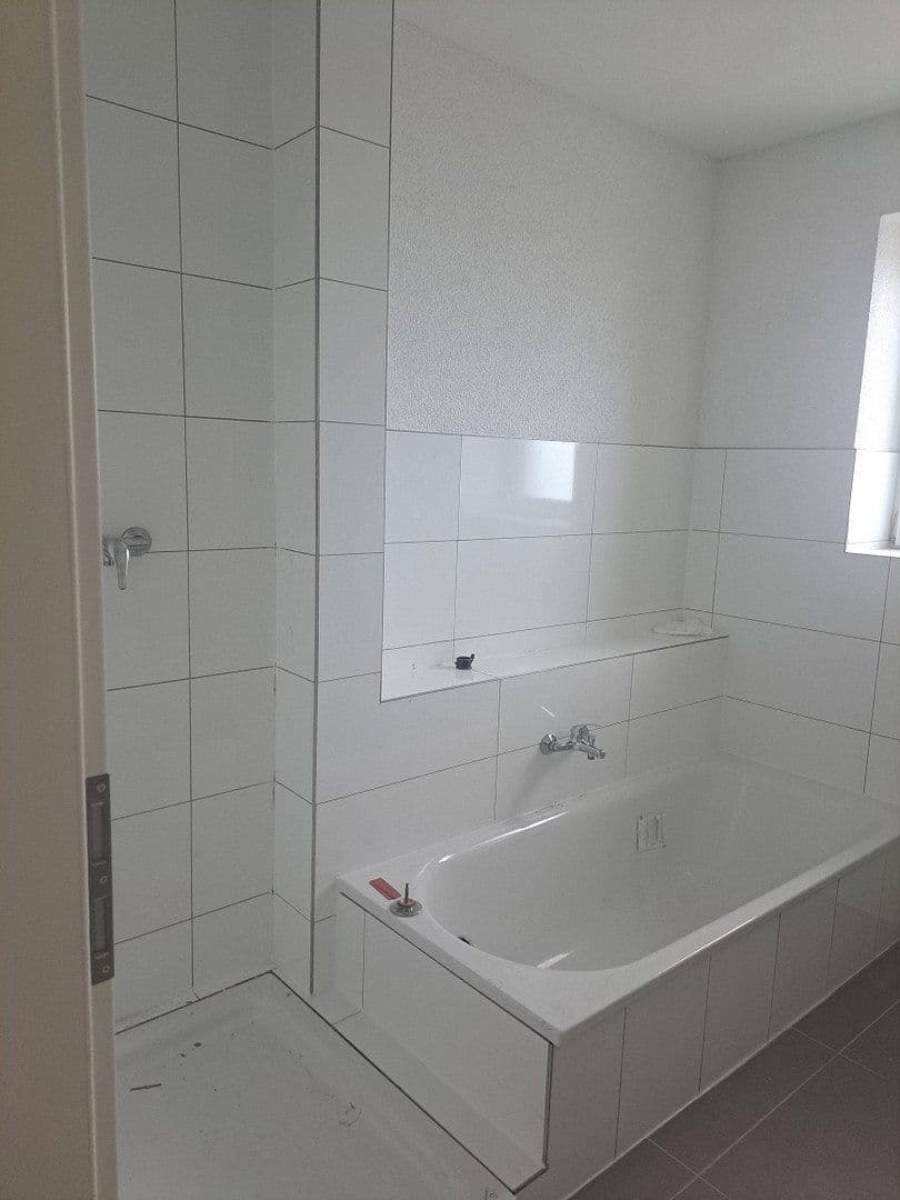 Prenájom bytu 4-izbový 112 m², Weinstr. 59, Bockenheim an der Weinstraße, Porýnie-Falcko Prenájom bytu 4-izbový 112 m², Weinstr. 59, Bockenheim an der Weinstraße, Porýnie-Falcko