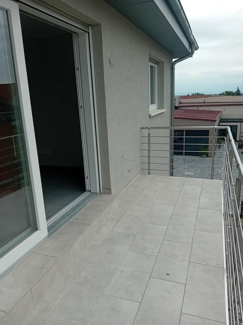 Prenájom bytu 4-izbový 112 m², Weinstr. 59, Bockenheim an der Weinstraße, Porýnie-Falcko Prenájom bytu 4-izbový 112 m², Weinstr. 59, Bockenheim an der Weinstraße, Porýnie-Falcko