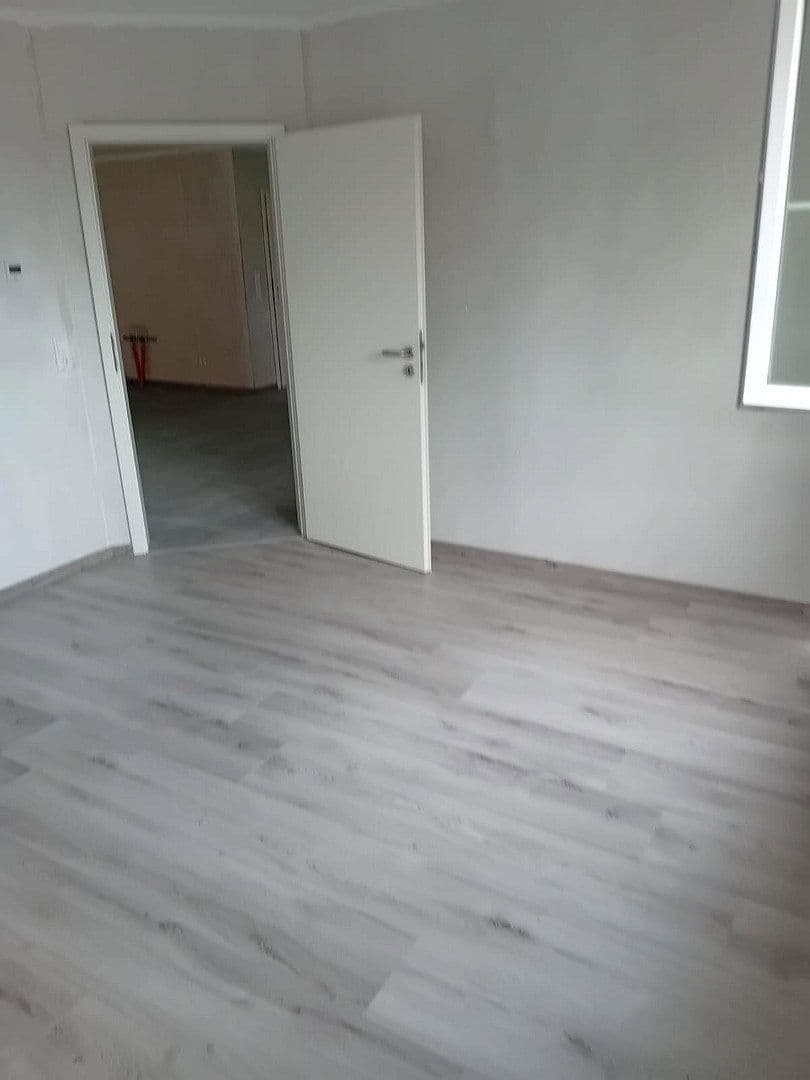 Prenájom bytu 4-izbový 112 m², Weinstr. 59, Bockenheim an der Weinstraße, Porýnie-Falcko Prenájom bytu 4-izbový 112 m², Weinstr. 59, Bockenheim an der Weinstraße, Porýnie-Falcko