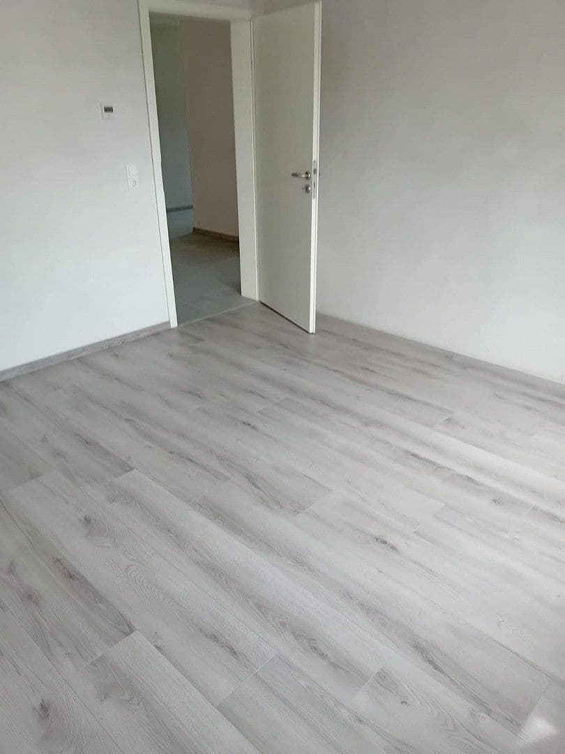 Prenájom bytu 4-izbový 112 m², Weinstr. 59, Bockenheim an der Weinstraße, Porýnie-Falcko Prenájom bytu 4-izbový 112 m², Weinstr. 59, Bockenheim an der Weinstraße, Porýnie-Falcko