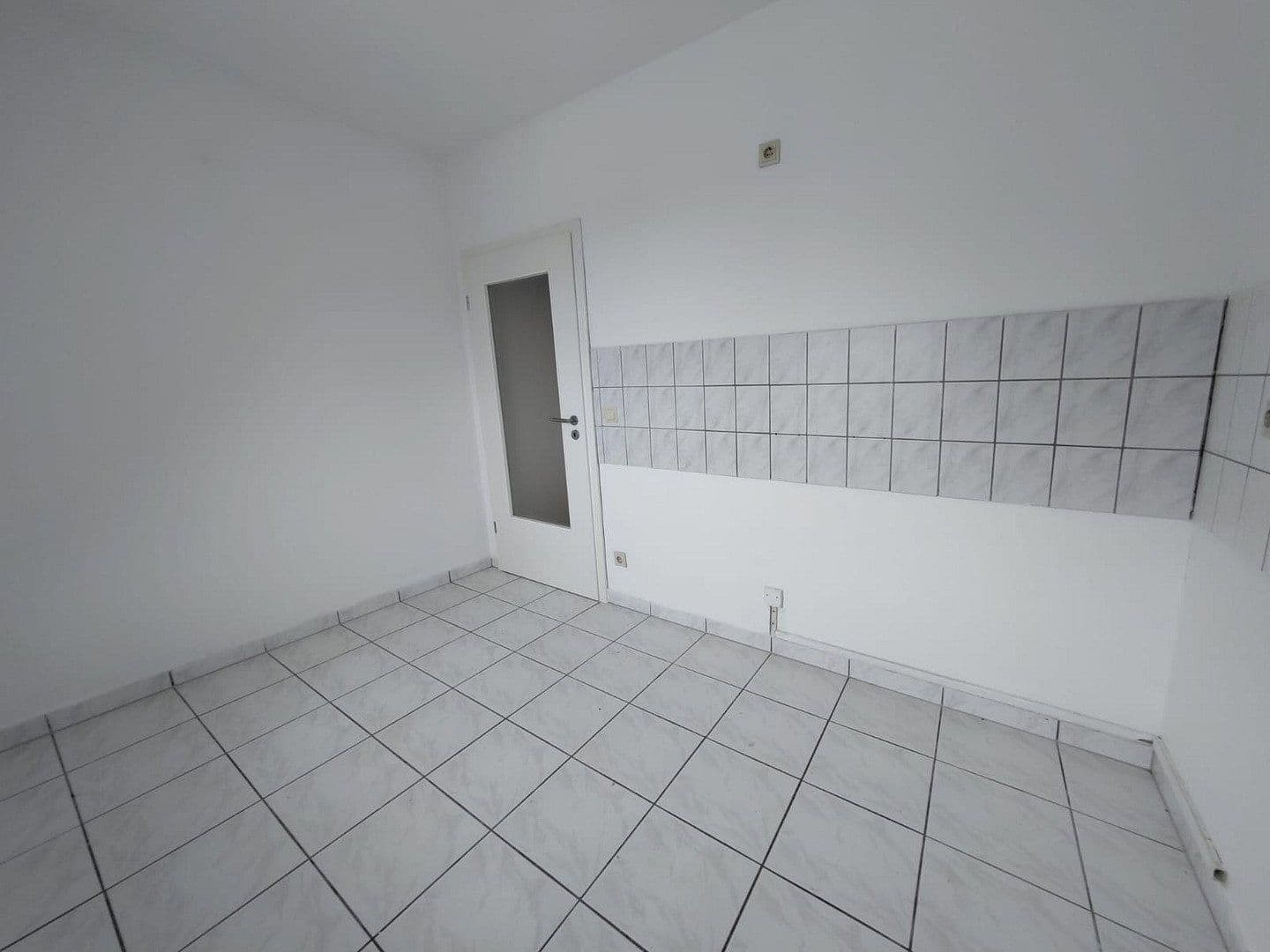 Prenájom bytu 1-izbový 58 m², Käthe-Kollwitz-Straße 1, Nordhausen, Durínsko Prenájom bytu 1-izbový 58 m², Käthe-Kollwitz-Straße 1, Nordhausen, Durínsko
