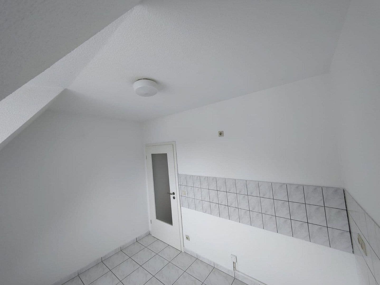 Prenájom bytu 1-izbový 58 m², Käthe-Kollwitz-Straße 1, Nordhausen, Durínsko Prenájom bytu 1-izbový 58 m², Käthe-Kollwitz-Straße 1, Nordhausen, Durínsko