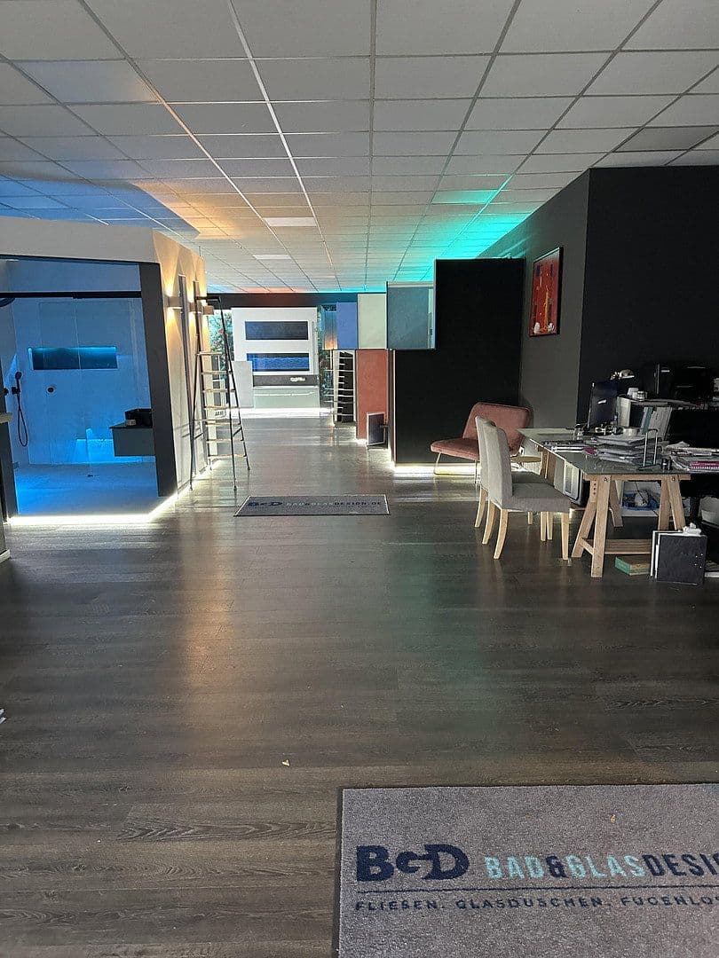 Prenájom nebytového priestoru 313 m², Krayer Straße 197, Essen, Severné Porýnie - Westfálsko Prenájom nebytového priestoru 313 m², Krayer Straße 197, Essen, Severné Porýnie - Westfálsko