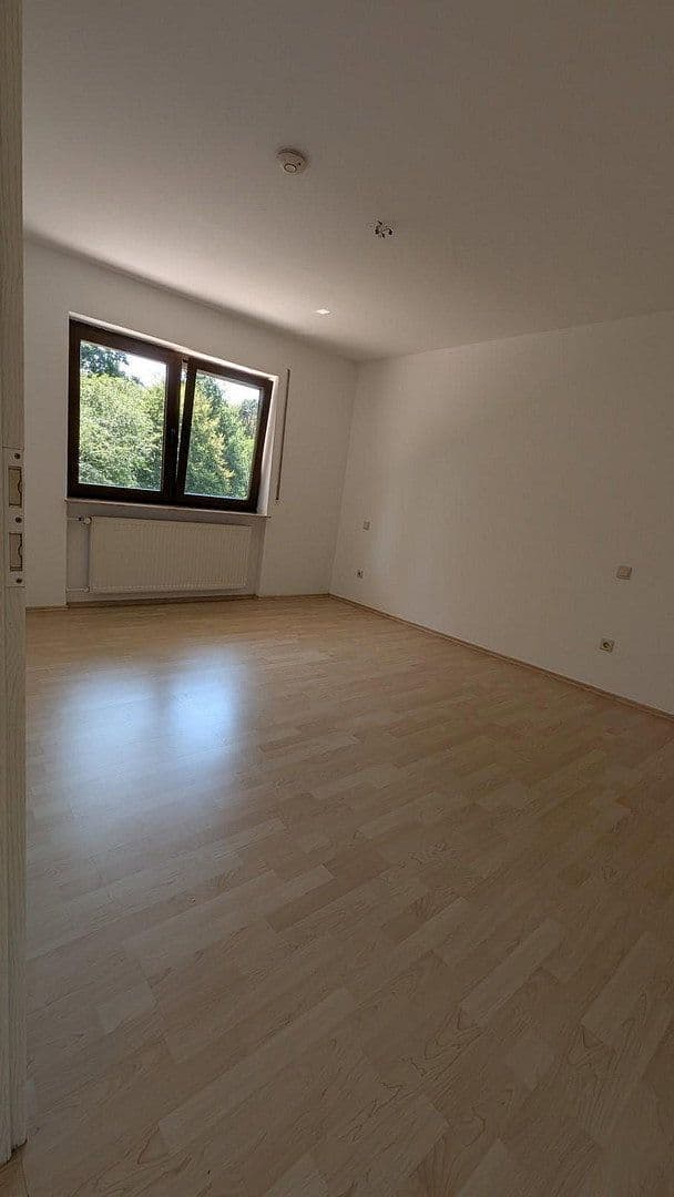 Prenájom bytu 4-izbový 96 m², Dreieich, Hesensko Prenájom bytu 4-izbový 96 m², Dreieich, Hesensko