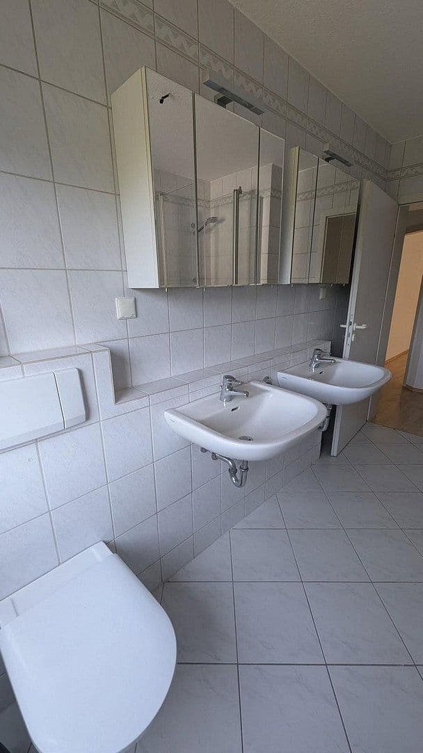 Prenájom bytu 4-izbový 96 m², Dreieich, Hesensko Prenájom bytu 4-izbový 96 m², Dreieich, Hesensko
