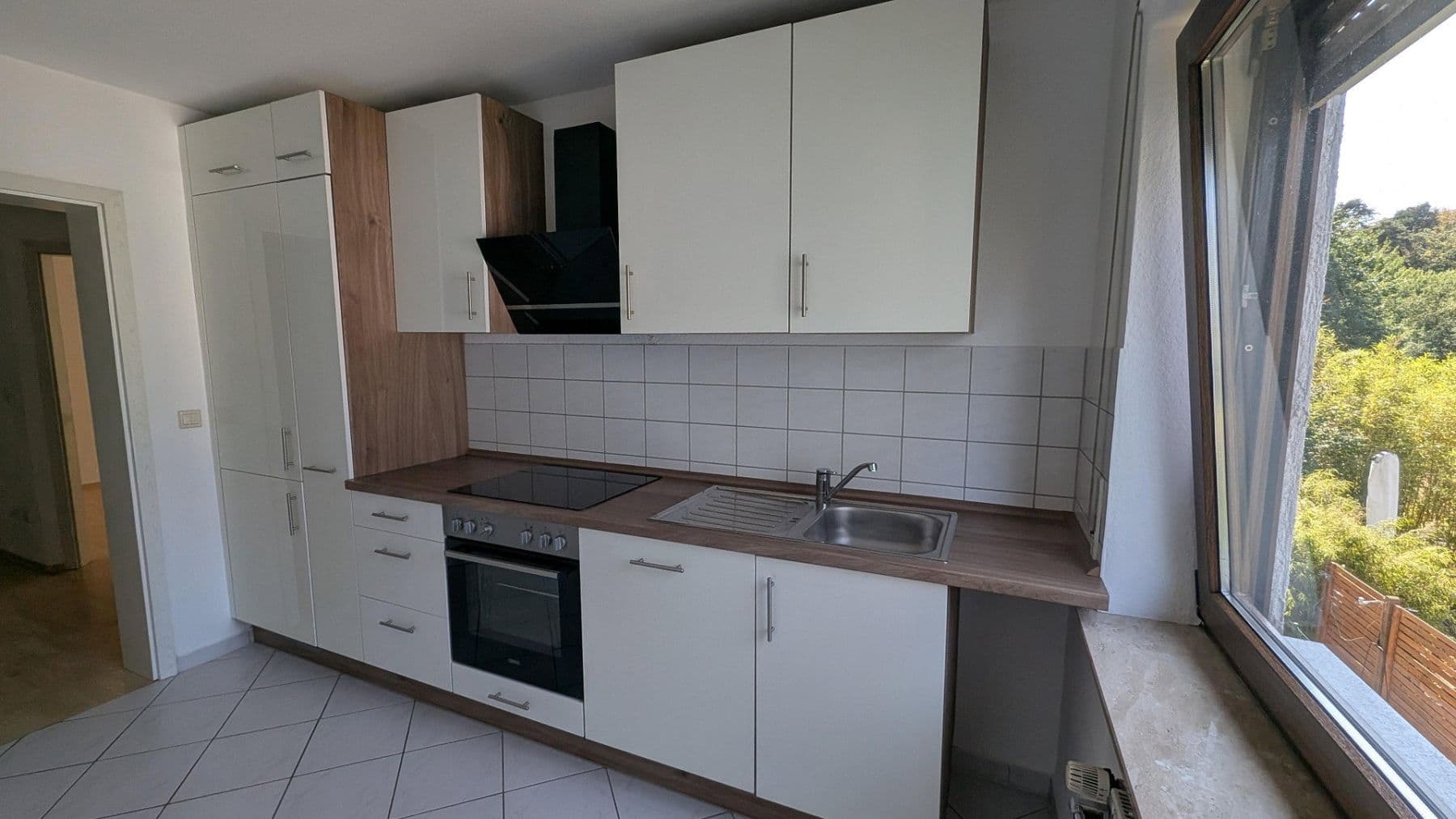 Prenájom bytu 4-izbový 96 m², Dreieich, Hesensko Prenájom bytu 4-izbový 96 m², Dreieich, Hesensko