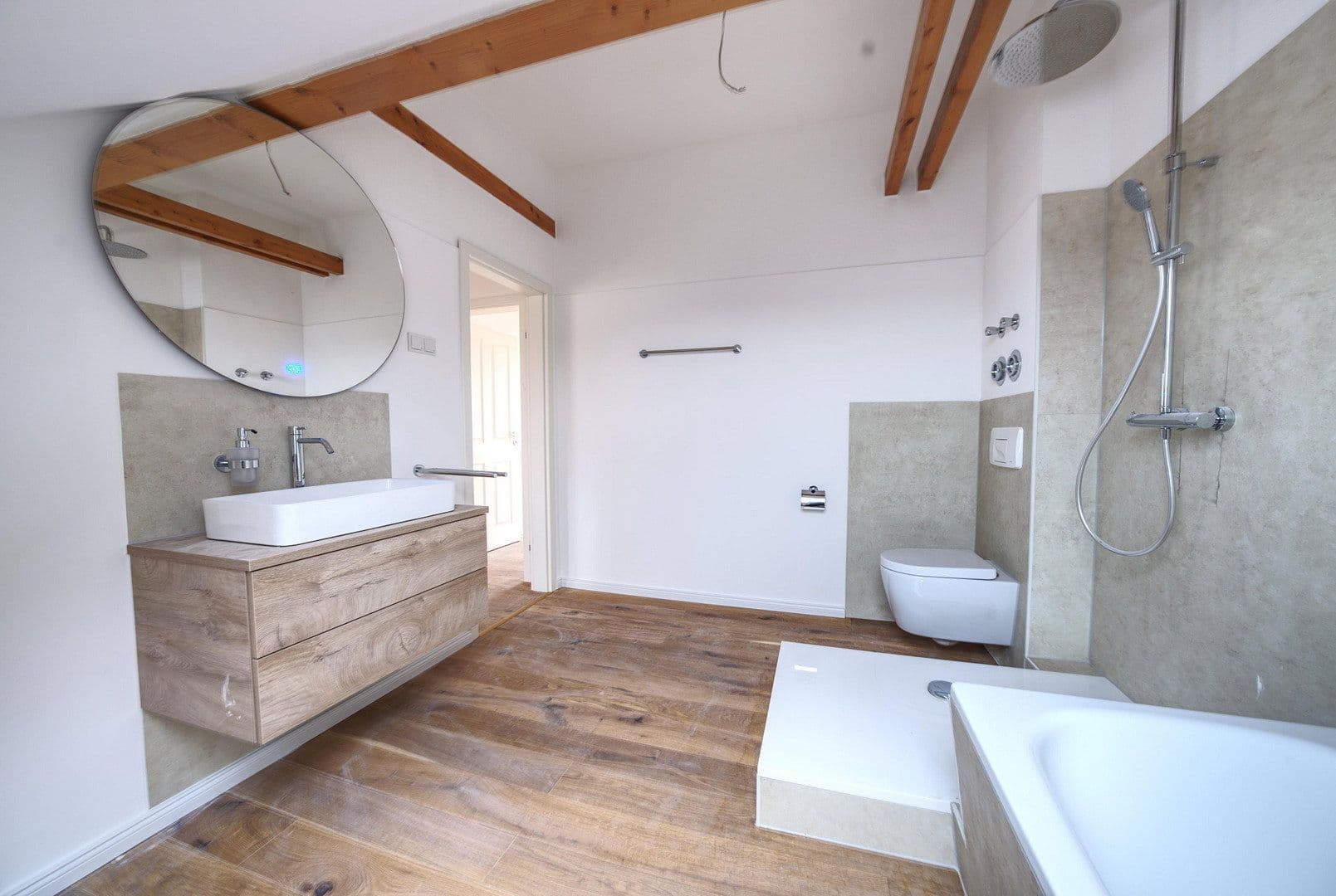 Prenájom bytu 2-izbový 70 m², Lutherstraße 23, Zwickau, Sasko Prenájom bytu 2-izbový 70 m², Lutherstraße 23, Zwickau, Sasko