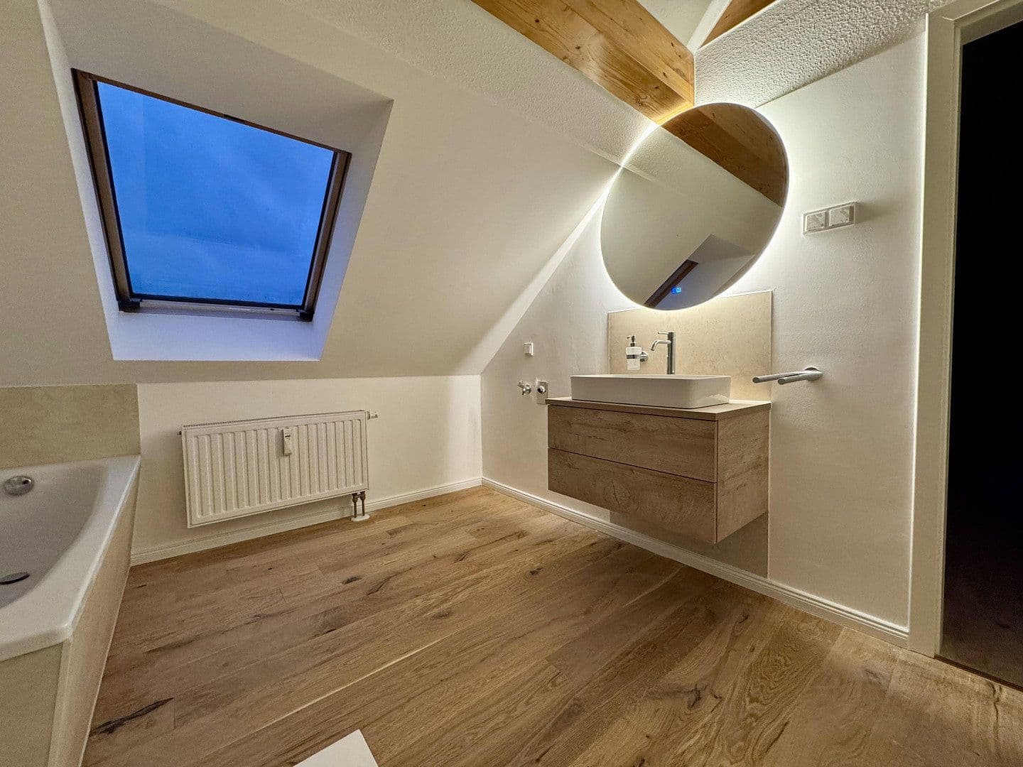 Prenájom bytu 2-izbový 70 m², Lutherstraße 23, Zwickau, Sasko Prenájom bytu 2-izbový 70 m², Lutherstraße 23, Zwickau, Sasko