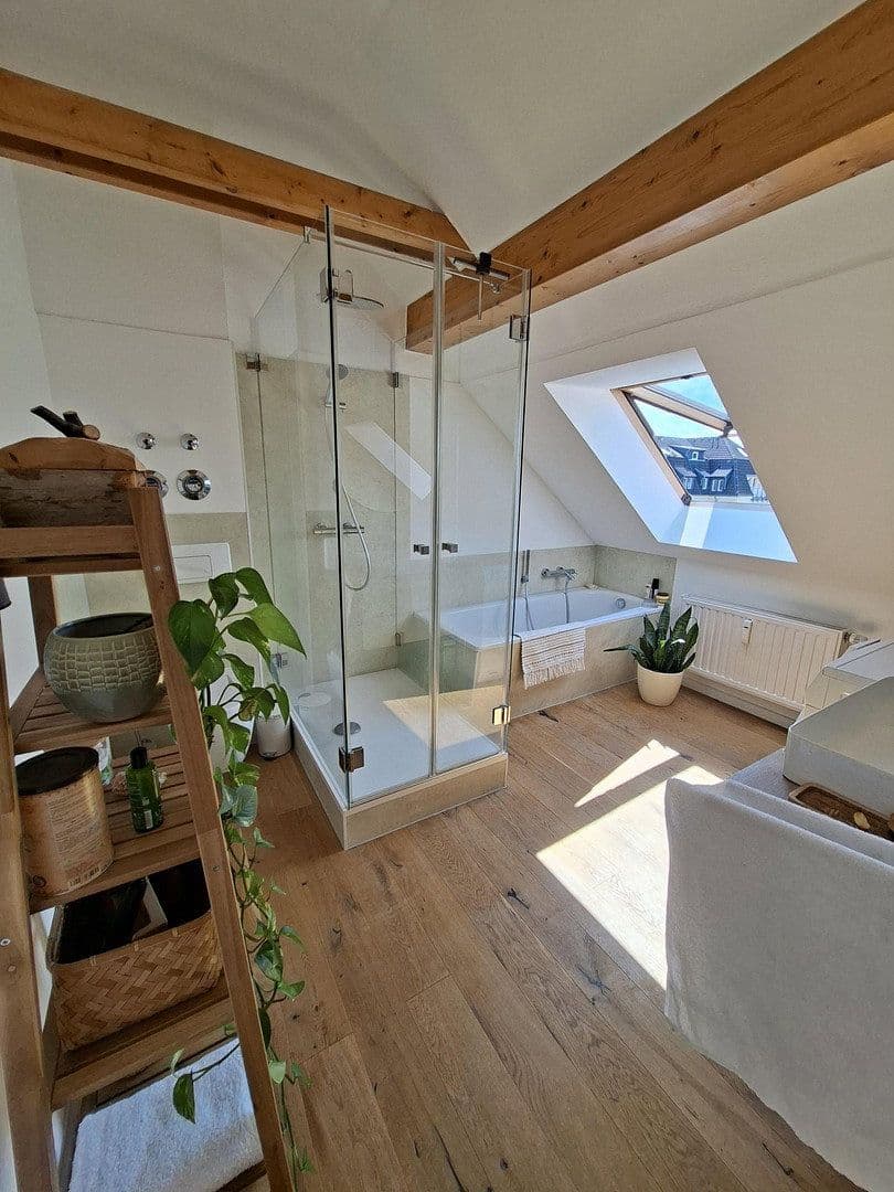Prenájom bytu 2-izbový 70 m², Lutherstraße 23, Zwickau, Sasko Prenájom bytu 2-izbový 70 m², Lutherstraße 23, Zwickau, Sasko
