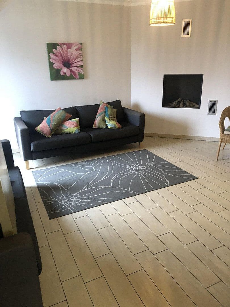 Prenájom bytu 4-izbový 100 m², Plau am See, Meklenbursko-Predpomoransko Prenájom bytu 4-izbový 100 m², Plau am See, Meklenbursko-Predpomoransko