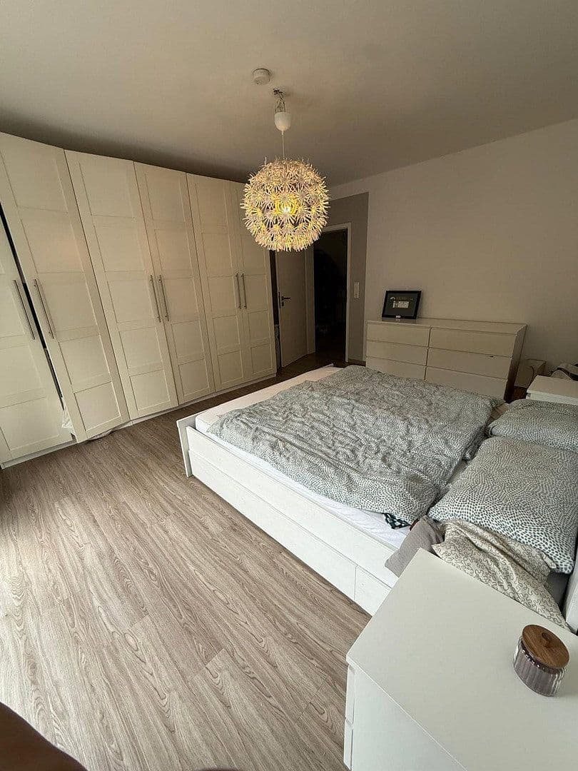 Prenájom bytu 3-izbový 93 m², Bielefeld (Schildesche), Severné Porýnie - Westfálsko Prenájom bytu 3-izbový 93 m², Bielefeld (Schildesche), Severné Porýnie - Westfálsko