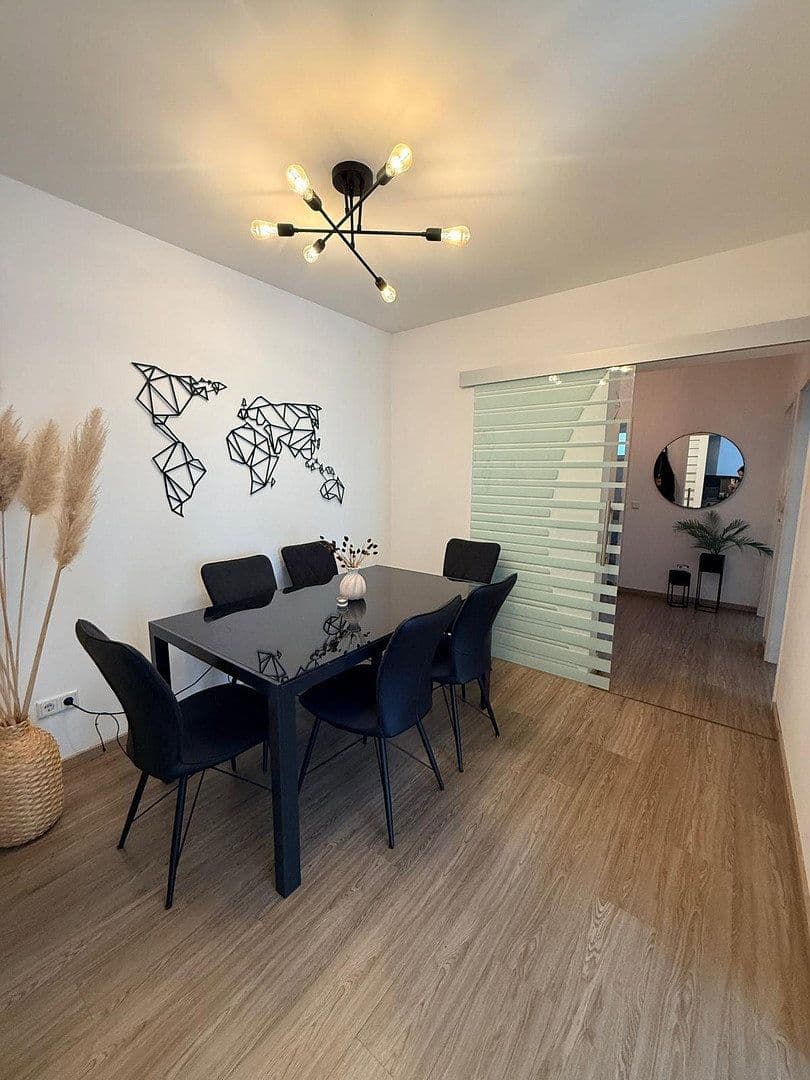Prenájom bytu 3-izbový 93 m², Bielefeld (Schildesche), Severné Porýnie - Westfálsko Prenájom bytu 3-izbový 93 m², Bielefeld (Schildesche), Severné Porýnie - Westfálsko