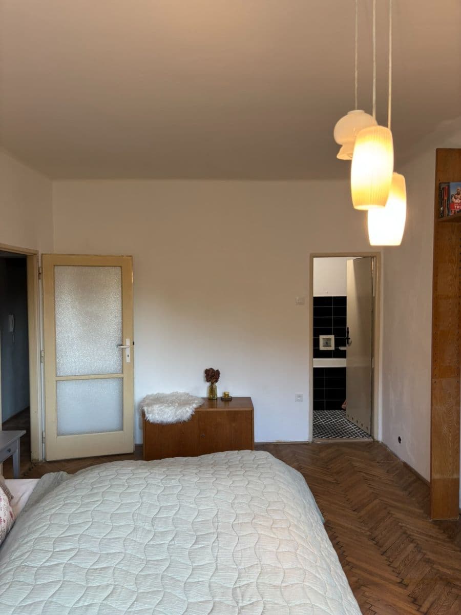 Prenájom bytu 1-izbový 37 m², U Měšťanského pivovaru, Praha, Praha Prenájom bytu 1-izbový 37 m², U Měšťanského pivovaru, Praha, Praha