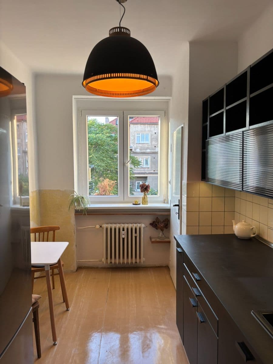 Prenájom bytu 1-izbový 37 m², U Měšťanského pivovaru, Praha, Praha Prenájom bytu 1-izbový 37 m², U Měšťanského pivovaru, Praha, Praha