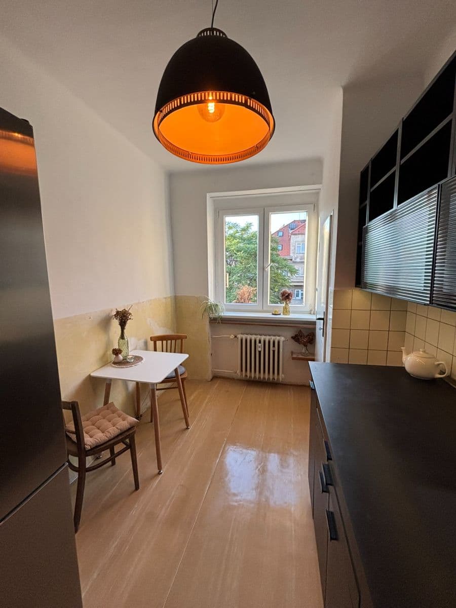 Prenájom bytu 1-izbový 37 m², U Měšťanského pivovaru, Praha, Praha Prenájom bytu 1-izbový 37 m², U Měšťanského pivovaru, Praha, Praha