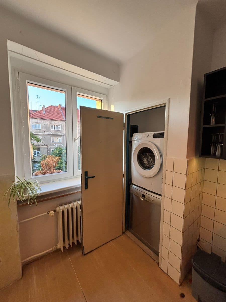 Prenájom bytu 1-izbový 37 m², U Měšťanského pivovaru, Praha, Praha Prenájom bytu 1-izbový 37 m², U Měšťanského pivovaru, Praha, Praha
