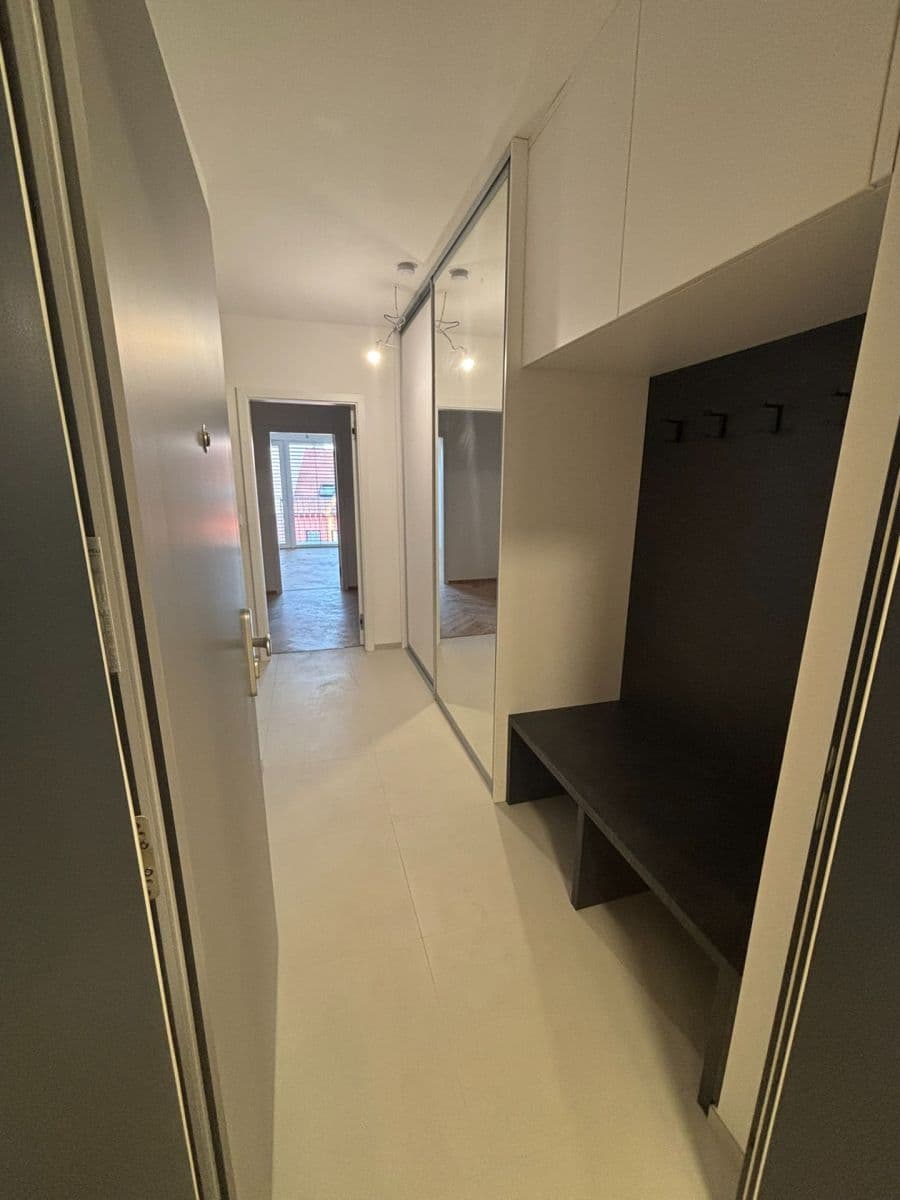 Prenájom bytu 2-izbový 69 m², Poděbradova, Brno, Jihomoravský kraj Prenájom bytu 2-izbový 69 m², Poděbradova, Brno, Jihomoravský kraj
