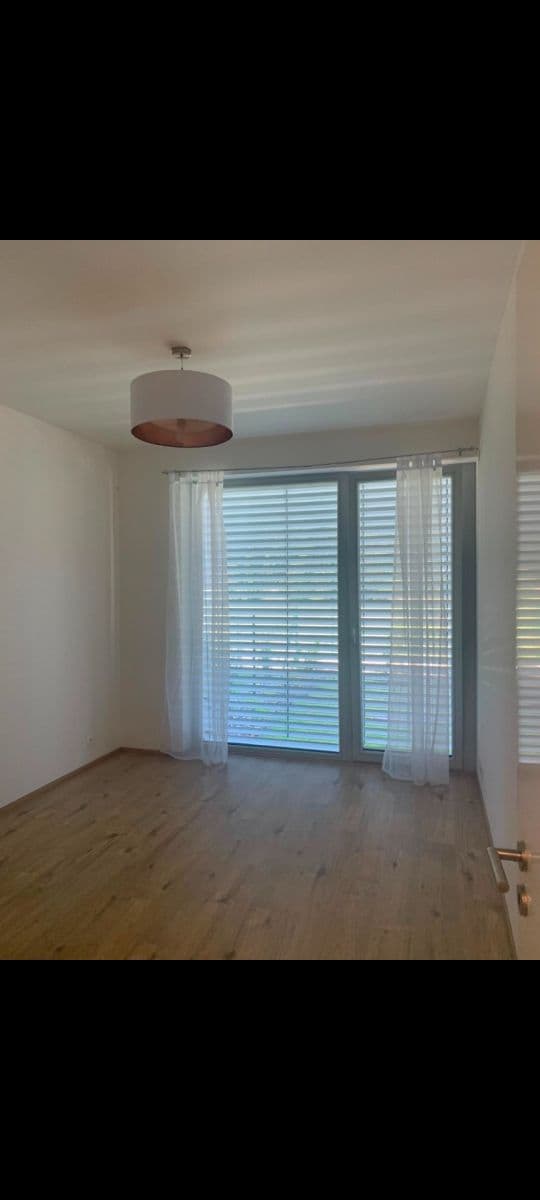 Prenájom bytu 3-izbový 76 m², Slavětínská, Praha, Praha Prenájom bytu 3-izbový 76 m², Slavětínská, Praha, Praha