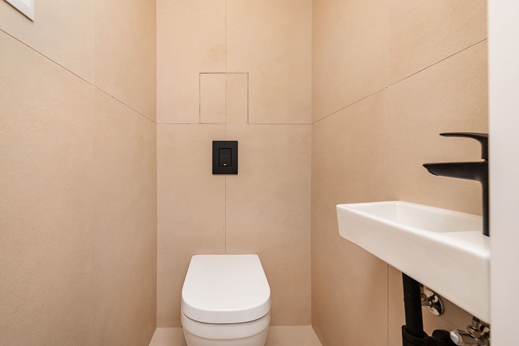 Predaj bytu 4-izbový 80 m², Přecechtělova, Praha, Praha Predaj bytu 4-izbový 80 m², Přecechtělova, Praha, Praha