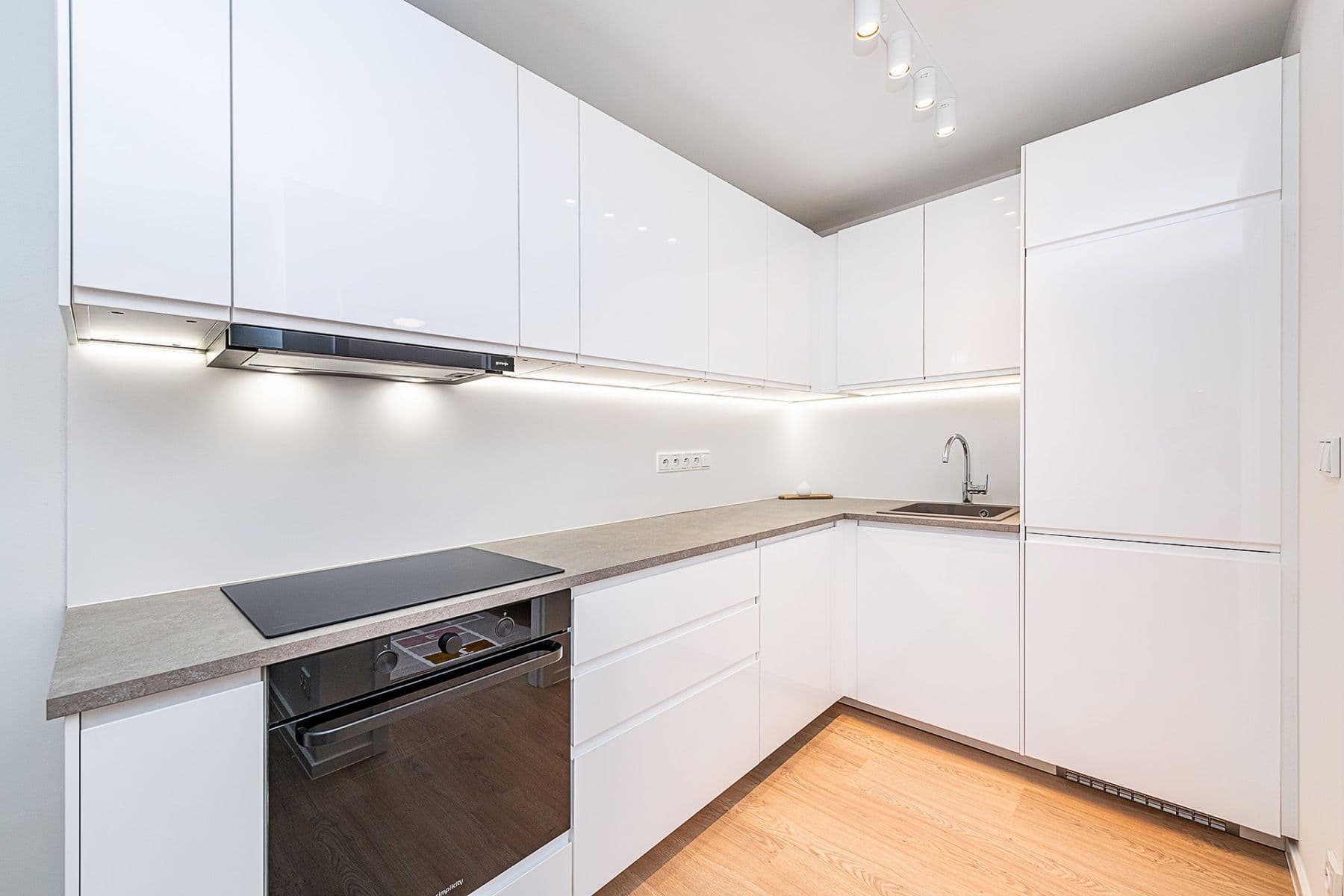 Predaj bytu 4-izbový 80 m², Přecechtělova, Praha, Praha Predaj bytu 4-izbový 80 m², Přecechtělova, Praha, Praha