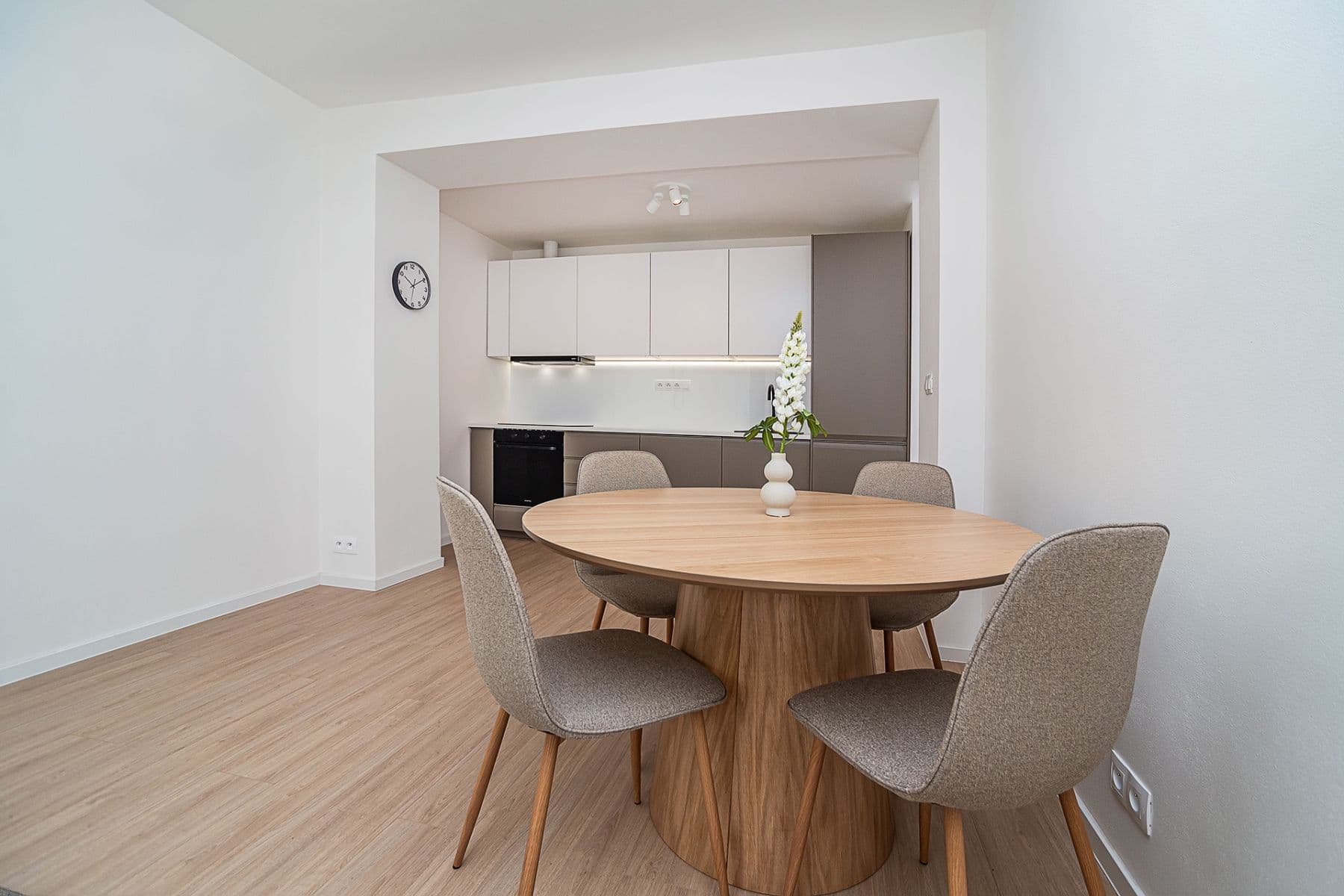 Predaj bytu 2-izbový 42 m², Ruská, Praha, Praha Predaj bytu 2-izbový 42 m², Ruská, Praha, Praha