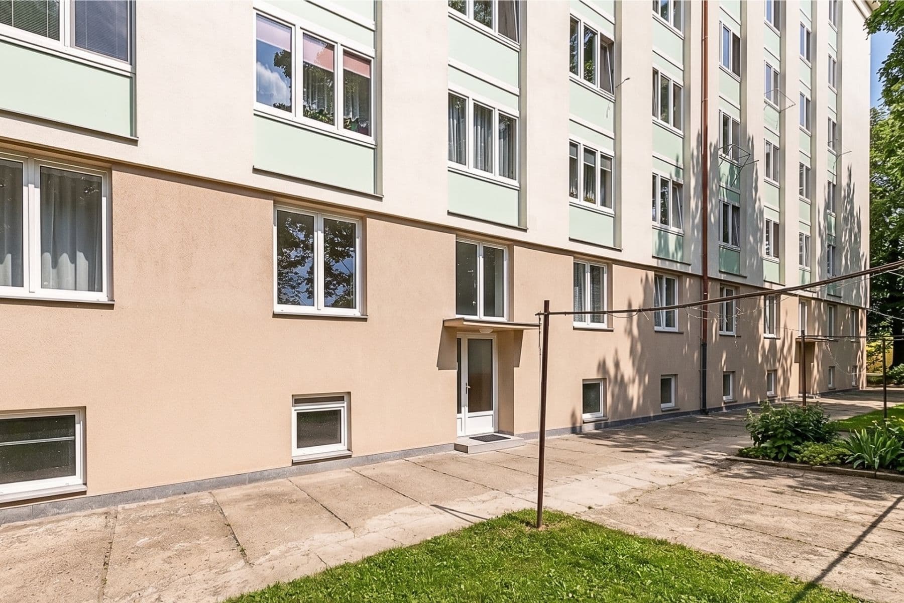 Predaj bytu 2-izbový 42 m², Ruská, Praha, Praha Predaj bytu 2-izbový 42 m², Ruská, Praha, Praha