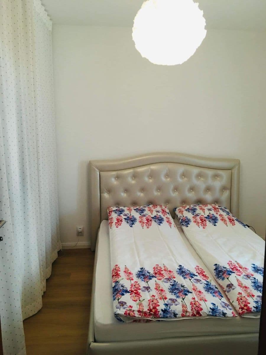 Prenájom bytu 2-izbový 42 m², Plzeňská, Praha, Praha Prenájom bytu 2-izbový 42 m², Plzeňská, Praha, Praha