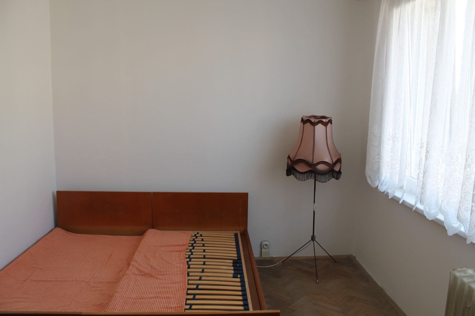 Prenájom bytu 4-izbový 84 m², Školní, Karlovy Vary, Karlovarský kraj Prenájom bytu 4-izbový 84 m², Školní, Karlovy Vary, Karlovarský kraj