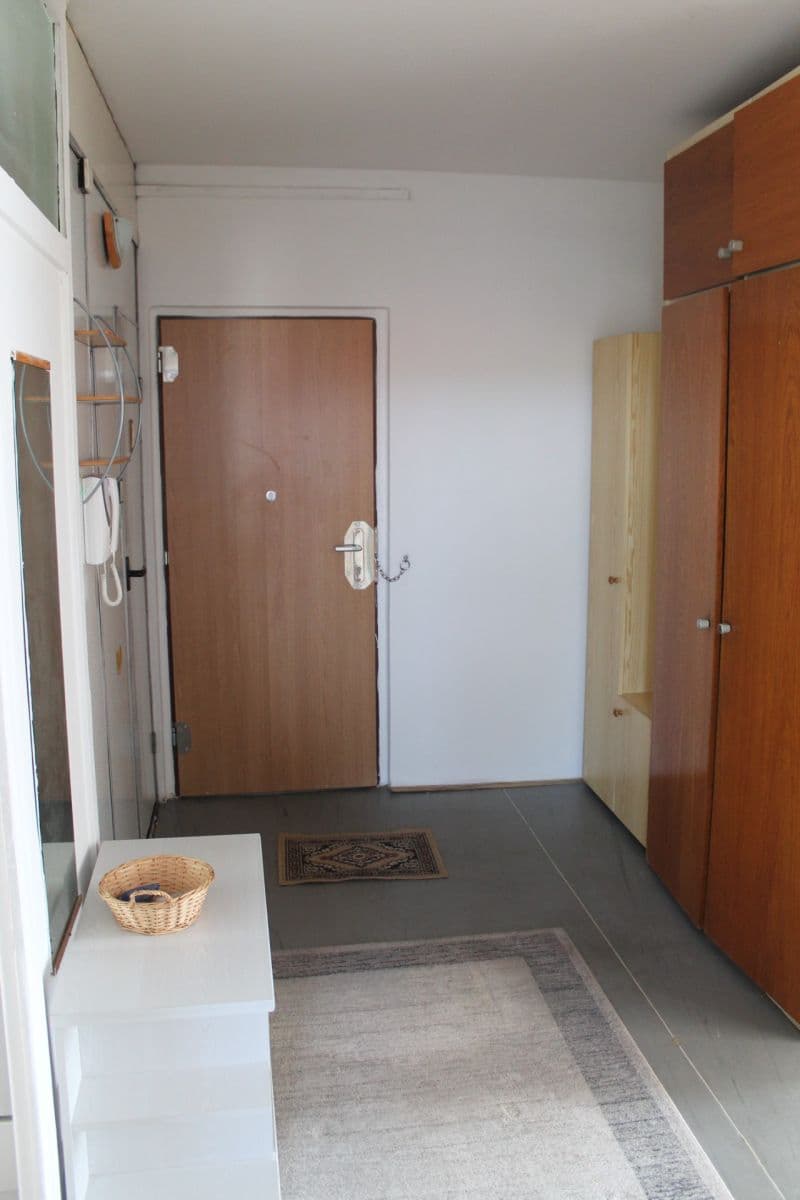 Prenájom bytu 4-izbový 84 m², Školní, Karlovy Vary, Karlovarský kraj Prenájom bytu 4-izbový 84 m², Školní, Karlovy Vary, Karlovarský kraj