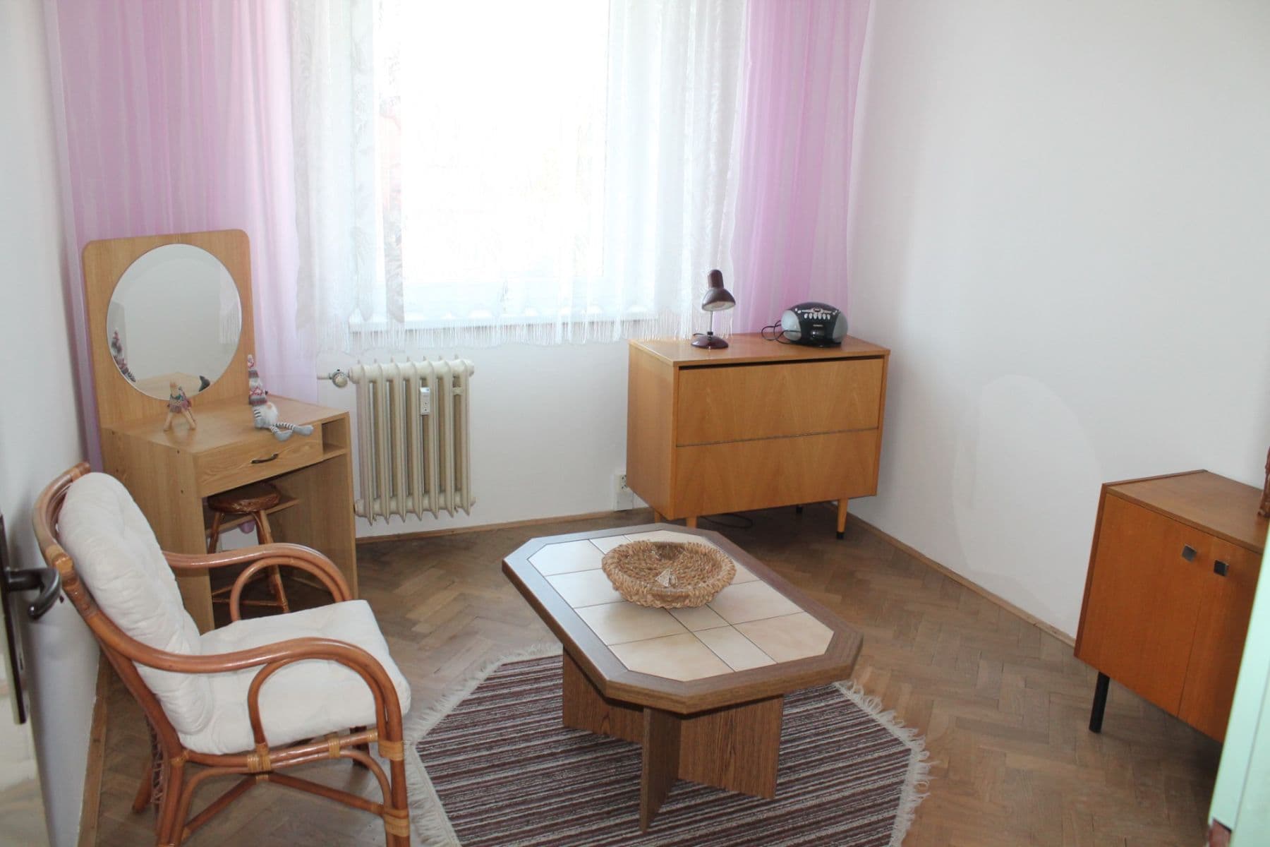 Prenájom bytu 4-izbový 84 m², Školní, Karlovy Vary, Karlovarský kraj Prenájom bytu 4-izbový 84 m², Školní, Karlovy Vary, Karlovarský kraj