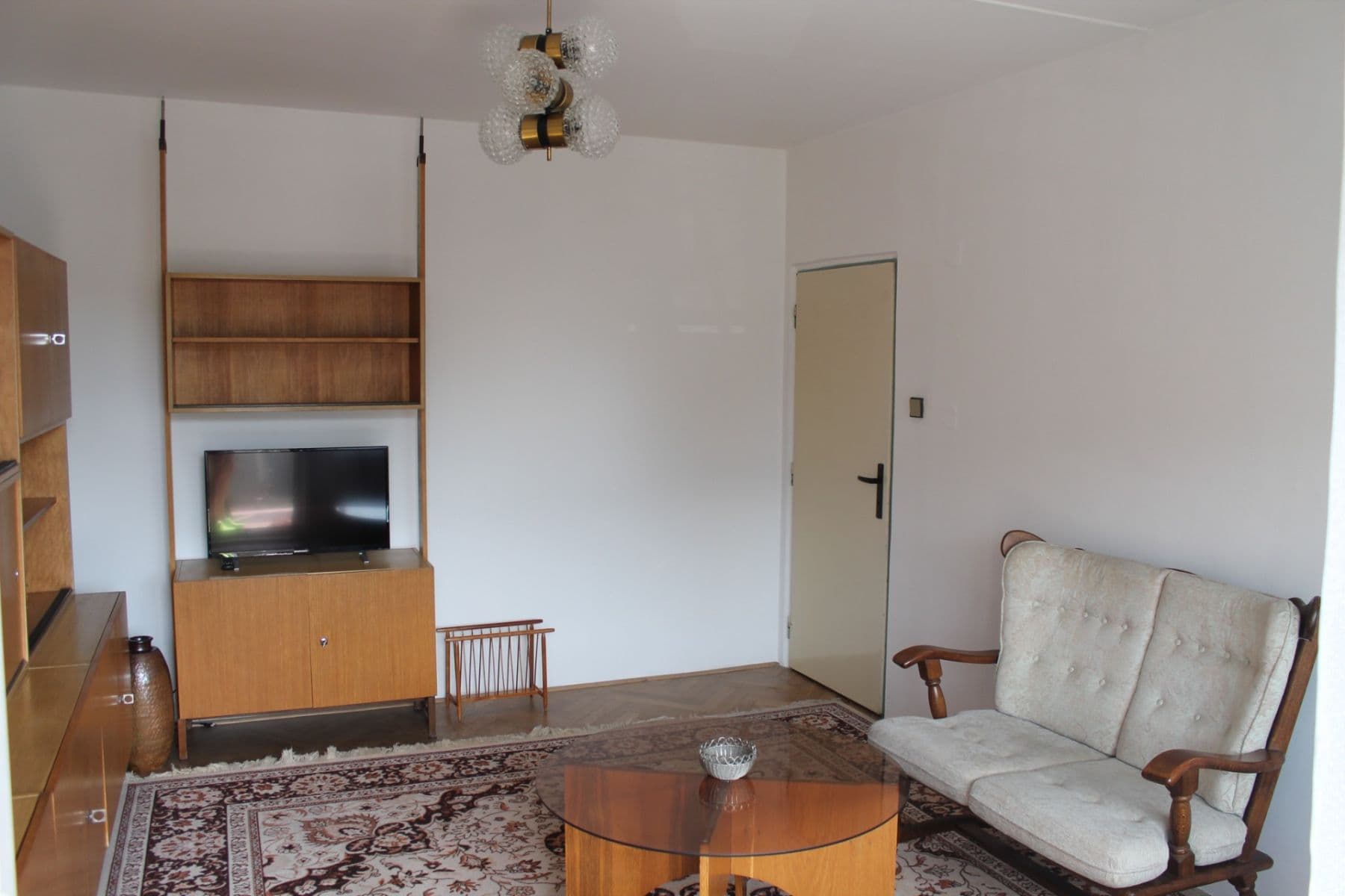 Prenájom bytu 4-izbový 84 m², Školní, Karlovy Vary, Karlovarský kraj Prenájom bytu 4-izbový 84 m², Školní, Karlovy Vary, Karlovarský kraj